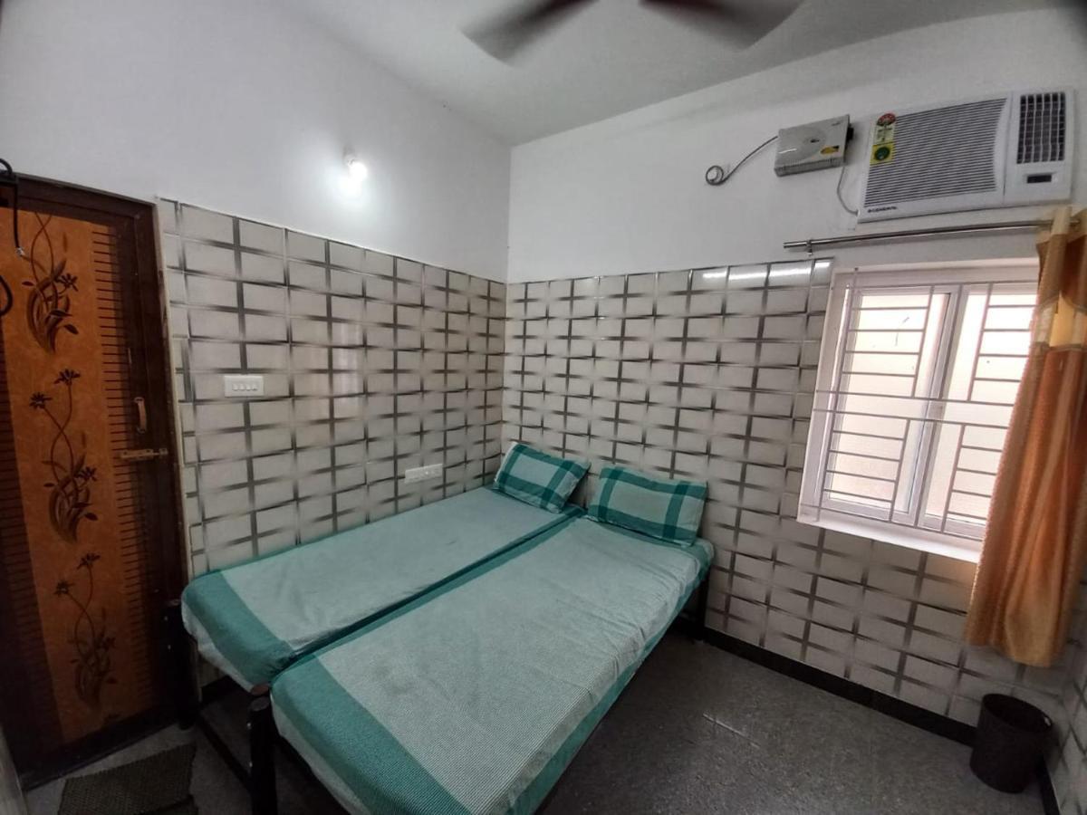 Lakshmi Paradise Lodge A/C Pollāchi Eksteriør billede